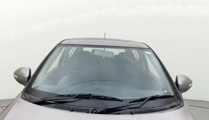 2014 Maruti Swift VDI, Diesel, Manual, 1,35,287 km, Front Windshield