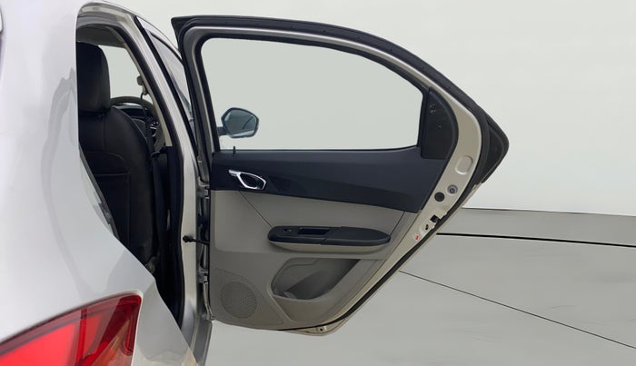 2016 Tata Tiago XZ PETROL, Petrol, Manual, 40,949 km, RHS Rear Door