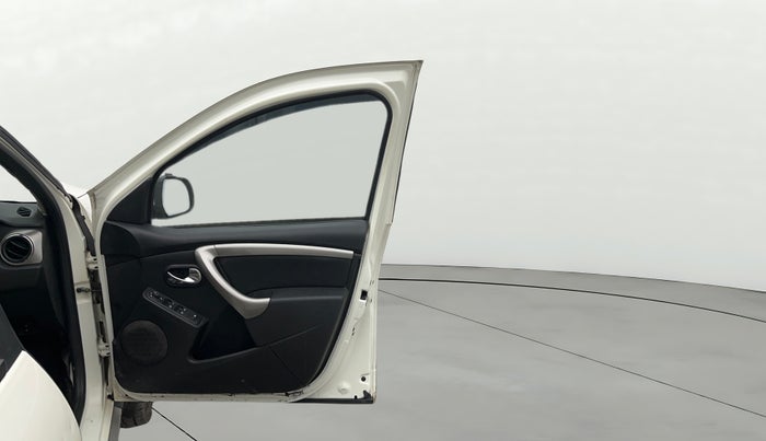 2021 Renault Duster RXZ 1.3 TURBO PETROL CVT, Petrol, Automatic, 47,541 km, RHS Front Door