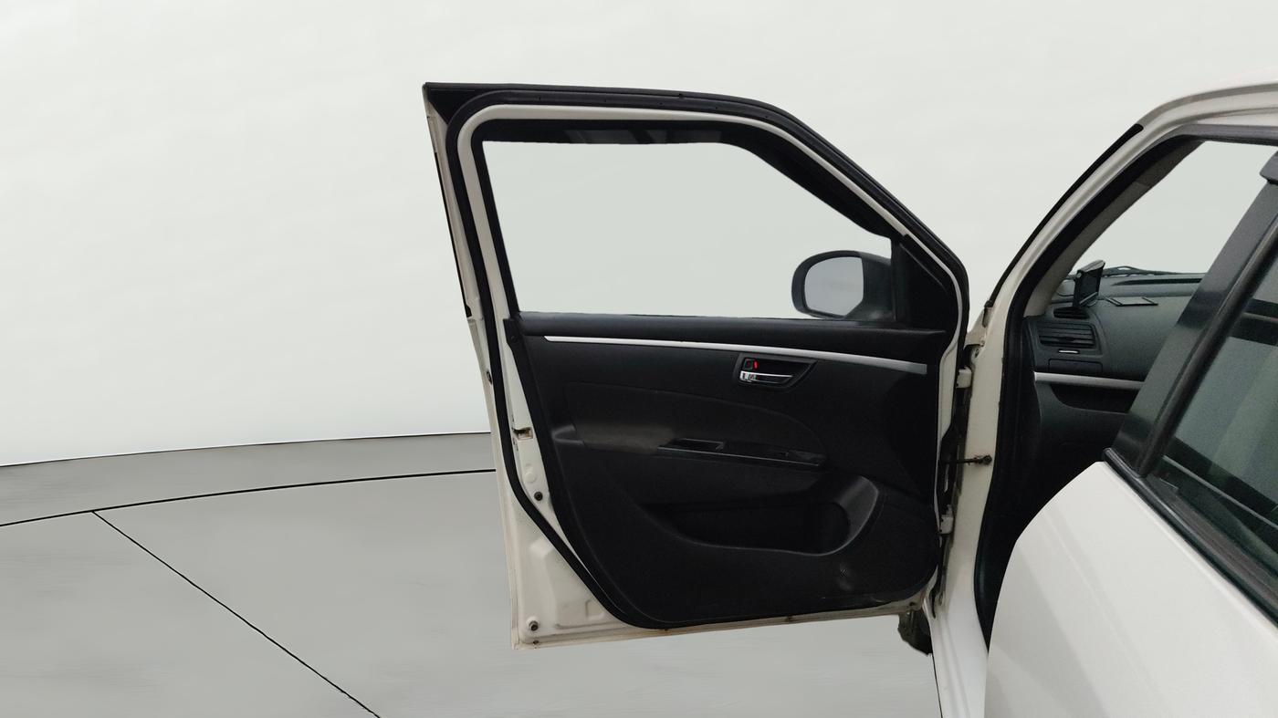 2013 Maruti Swift VXI, Petrol, Manual, 72,244 km, LHS Front Door