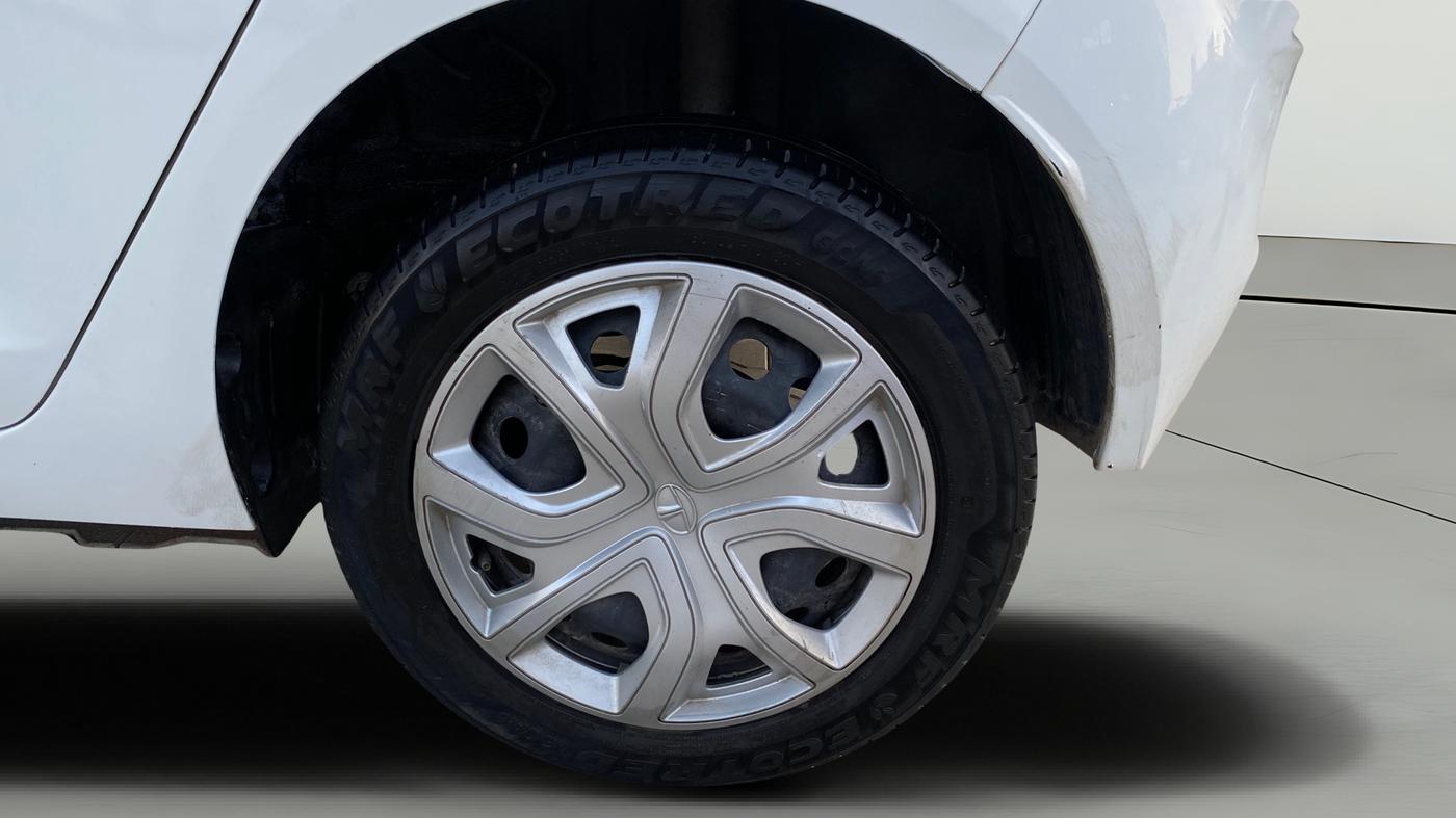 2023 Tata ALTROZ XTA, Petrol, Automatic, 20,449 km, Left Rear Wheel