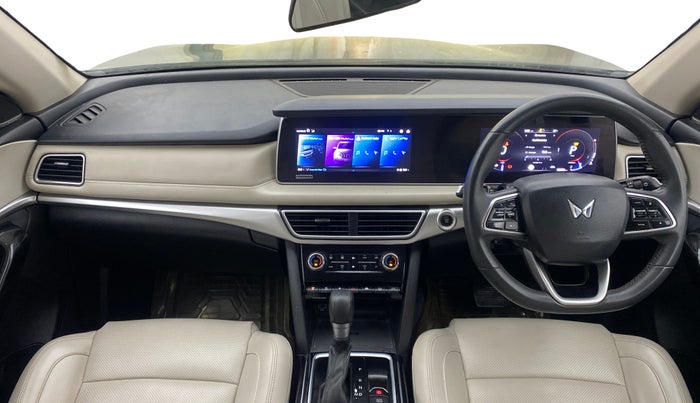 2022 Mahindra XUV700 AX 7 LUXURY D AWD AT 7 STR, Diesel, Automatic, 1,29,475 km, Dashboard
