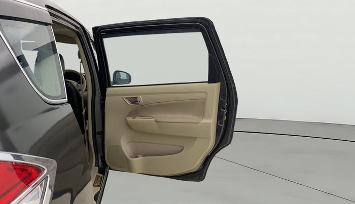 2015 Maruti Ertiga VXI CNG, CNG, Manual, 1,21,416 km, RHS Rear Door