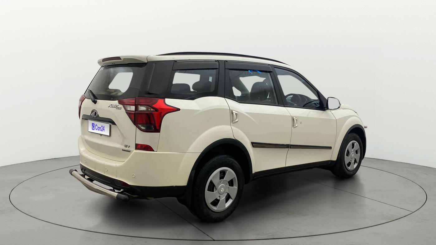 2021 Mahindra XUV500 W7 AT, Diesel, Automatic, 1,25,597 km, Right Back Diagonal