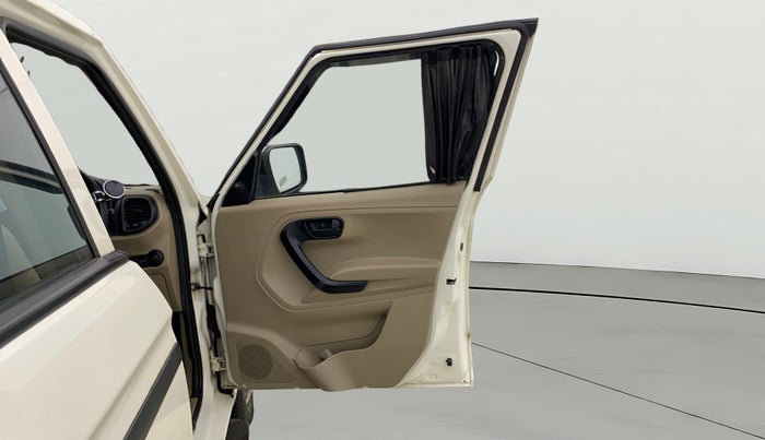 2023 Mahindra BOLERO NEO N 4, Diesel, Manual, 57,131 km, RHS Front Door