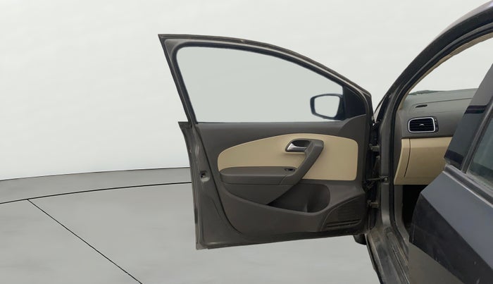 2013 Volkswagen Vento HIGHLINE 1.6 MPI, Petrol, Manual, 1,25,169 km, LHS Front Door