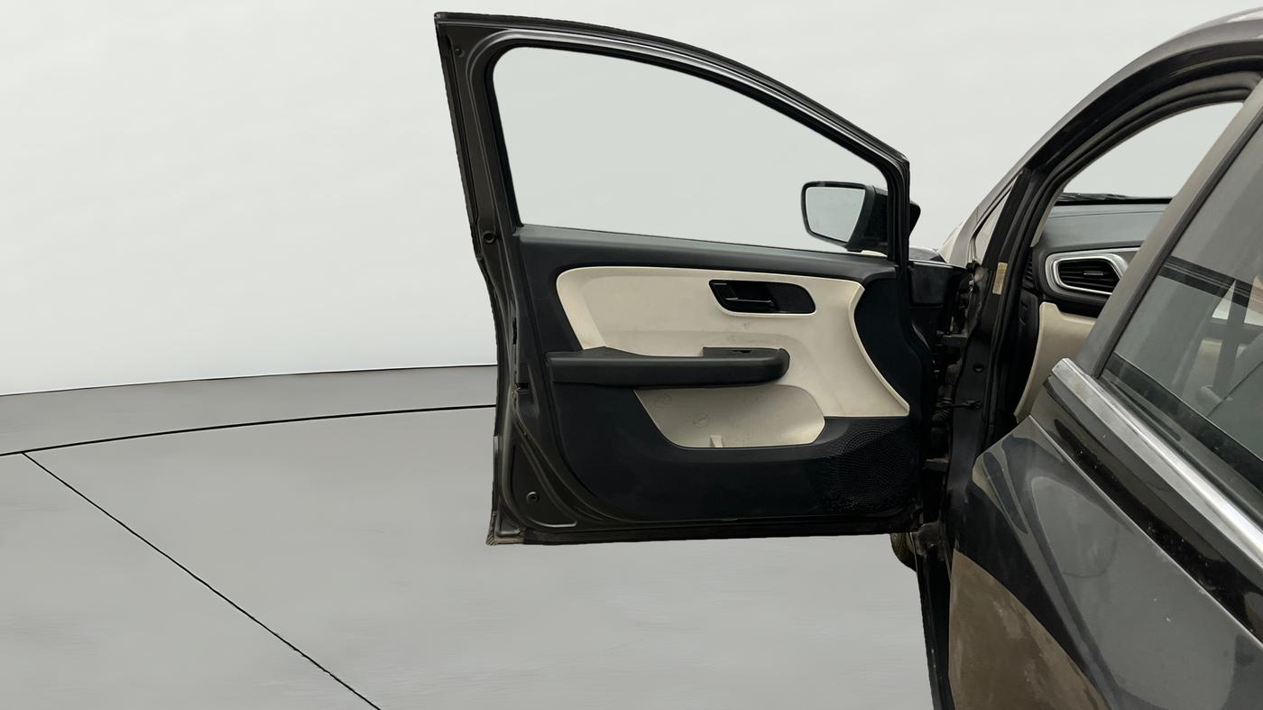 2022 Tata ALTROZ XT PETROL, Petrol, Manual, 39,975 km, LHS Front Door