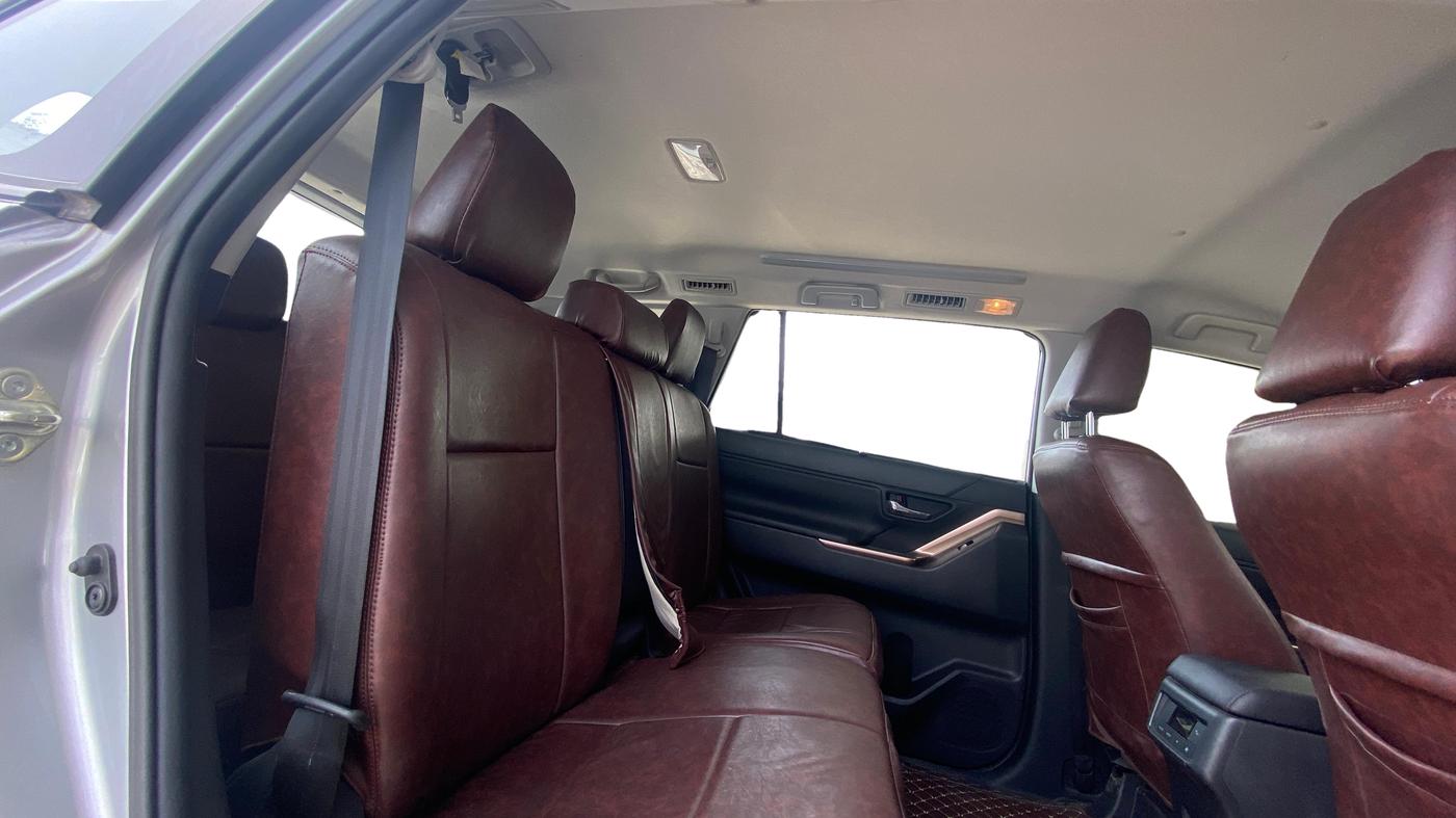 2023 Maruti Invicto ZETA PLUS 8 STR STRONG HYBRID, Hybrid, Automatic, 17,305 km, Right Side Rear Door Cabin