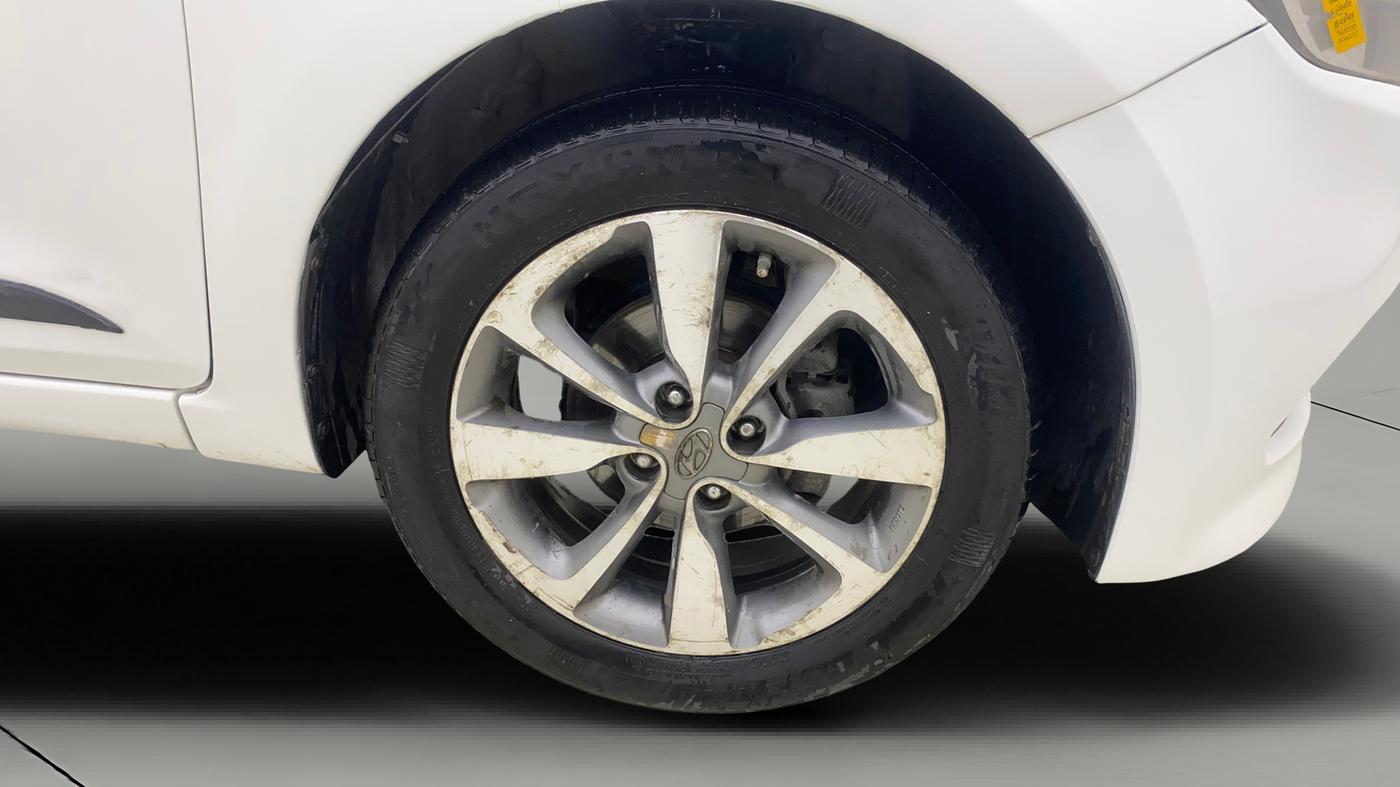 2015 Hyundai Elite i20 ASTA 1.2, CNG, Manual, 1,24,794 km, Right Front Wheel