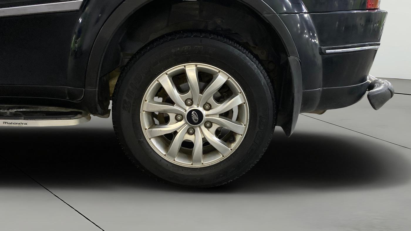 2017 Mahindra XUV500 W9 AT, Diesel, Automatic, 86,602 km, Left Rear Wheel