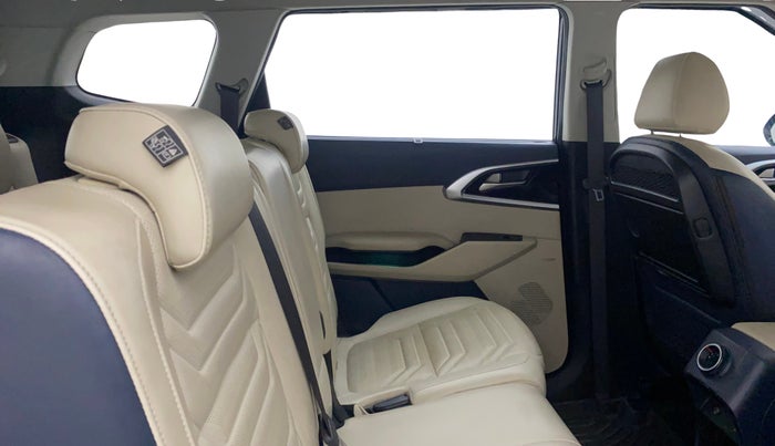 2023 KIA CARENS LUXURY PLUS 1.5 IMT PETROL, Petrol, Manual, 32,480 km, Right Side Rear Door Cabin