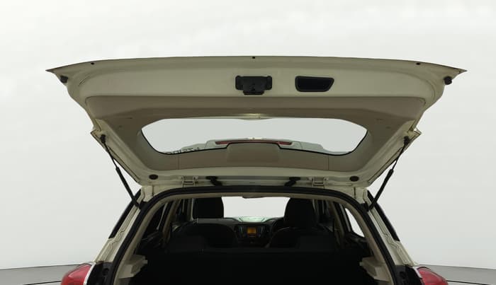2022 Mahindra XUV300 W8 (O) 1.2 PETROL AMT, Petrol, Automatic, 80,718 km, Boot Door Open