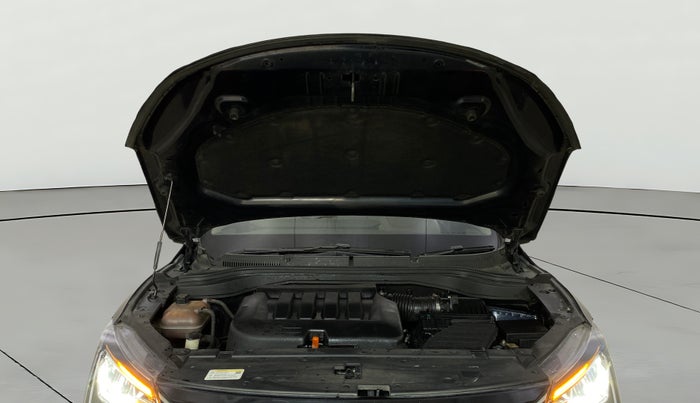 2022 Mahindra XUV700 AX 7 LUXURY P AT 7 STR, Petrol, Automatic, 89,205 km, Open Bonet