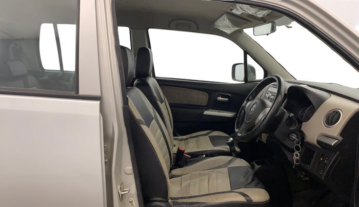 2015 Maruti Wagon R 1.0 VXI, Petrol, Manual, 1,11,487 km, Right Side Front Door Cabin