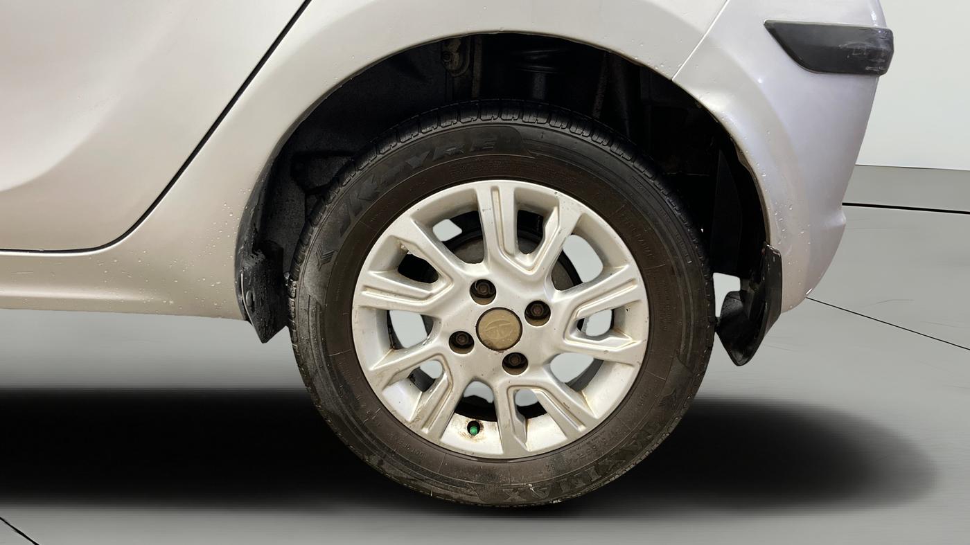 2017 Tata Tiago XZA PETROL, Petrol, Automatic, 73,472 km, Left Rear Wheel