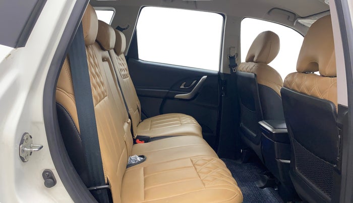 2020 Mahindra XUV500 W7, Diesel, Manual, 79,823 km, Right Side Rear Door Cabin