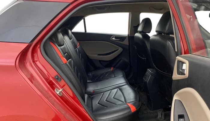 2020 Hyundai Elite i20 SPORTZ PLUS 1.2, Petrol, Manual, 31,880 km, Right Side Rear Door Cabin