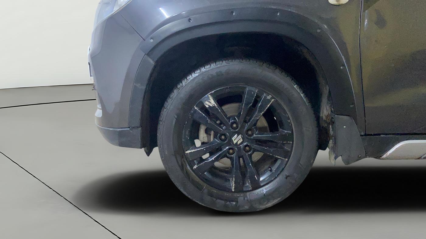 2018 Maruti Vitara Brezza ZDI, Diesel, Manual, 88,638 km, Left Front Wheel
