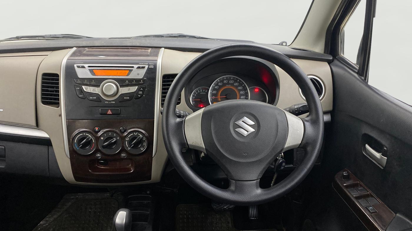 2016 Maruti Wagon R 1.0 VXI AMT, Petrol, Automatic, 52,915 km, Steering Wheel Close Up