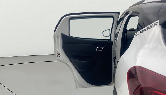 2022 Renault Kwid CLIMBER 1.0 AMT Dual Tone , Petrol, Automatic, 10,758 km, LHS Rear Door