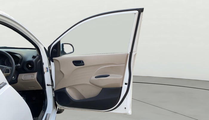 2020 Hyundai NEW SANTRO MAGNA, Petrol, Manual, 1,04,974 km, RHS Front Door