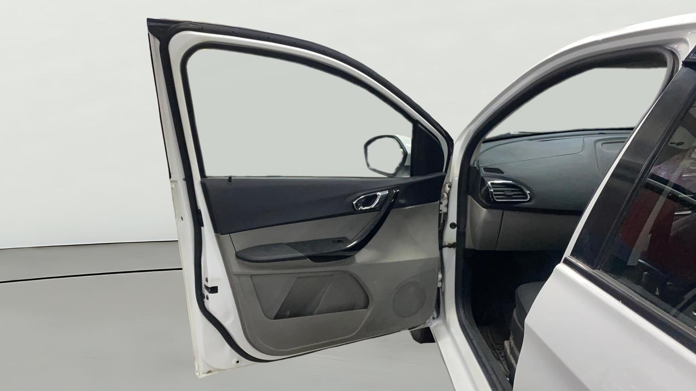 2018 Tata Tiago XZA PETROL, Petrol, Automatic, 1,14,686 km, LHS Front Door