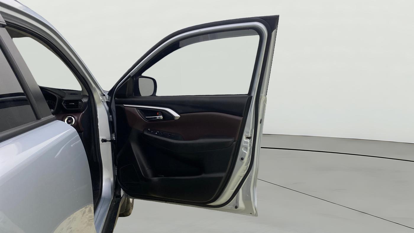 2025 Maruti Grand Vitara DELTA SMART HYBRID, Petrol, Manual, 9,324 km, RHS Front Door