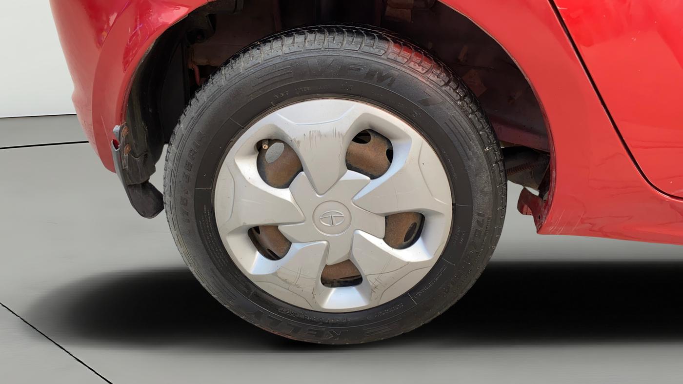 2018 Tata Tiago XT PETROL, Petrol, Manual, 75,335 km, Right Rear Wheel