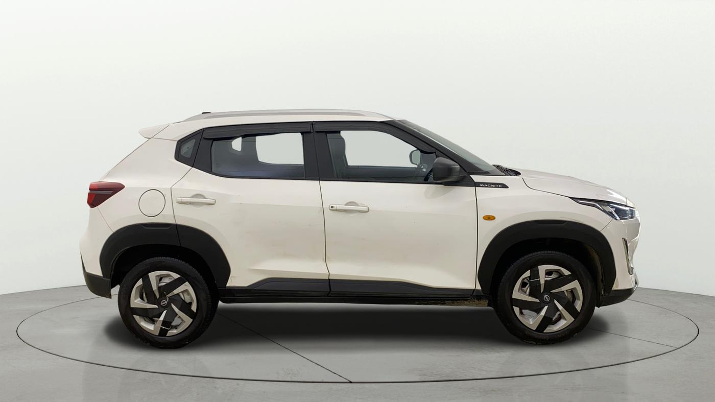 2023 Nissan MAGNITE XE, Petrol, Manual, 12,323 km, Right Side View
