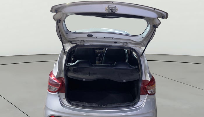 2018 Hyundai Grand i10 MAGNA 1.2 KAPPA VTVT, Petrol, Manual, 29,216 km, Boot Open Zoomed View