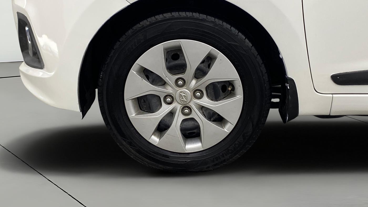 2016 Hyundai Xcent S AT 1.2, Petrol, Automatic, 47,158 km, Left Front Wheel