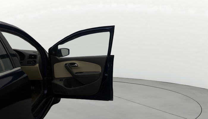 2014 Volkswagen Vento COMFORTLINE TSI AT PETROL, Petrol, Automatic, 87,261 km, RHS Front Door