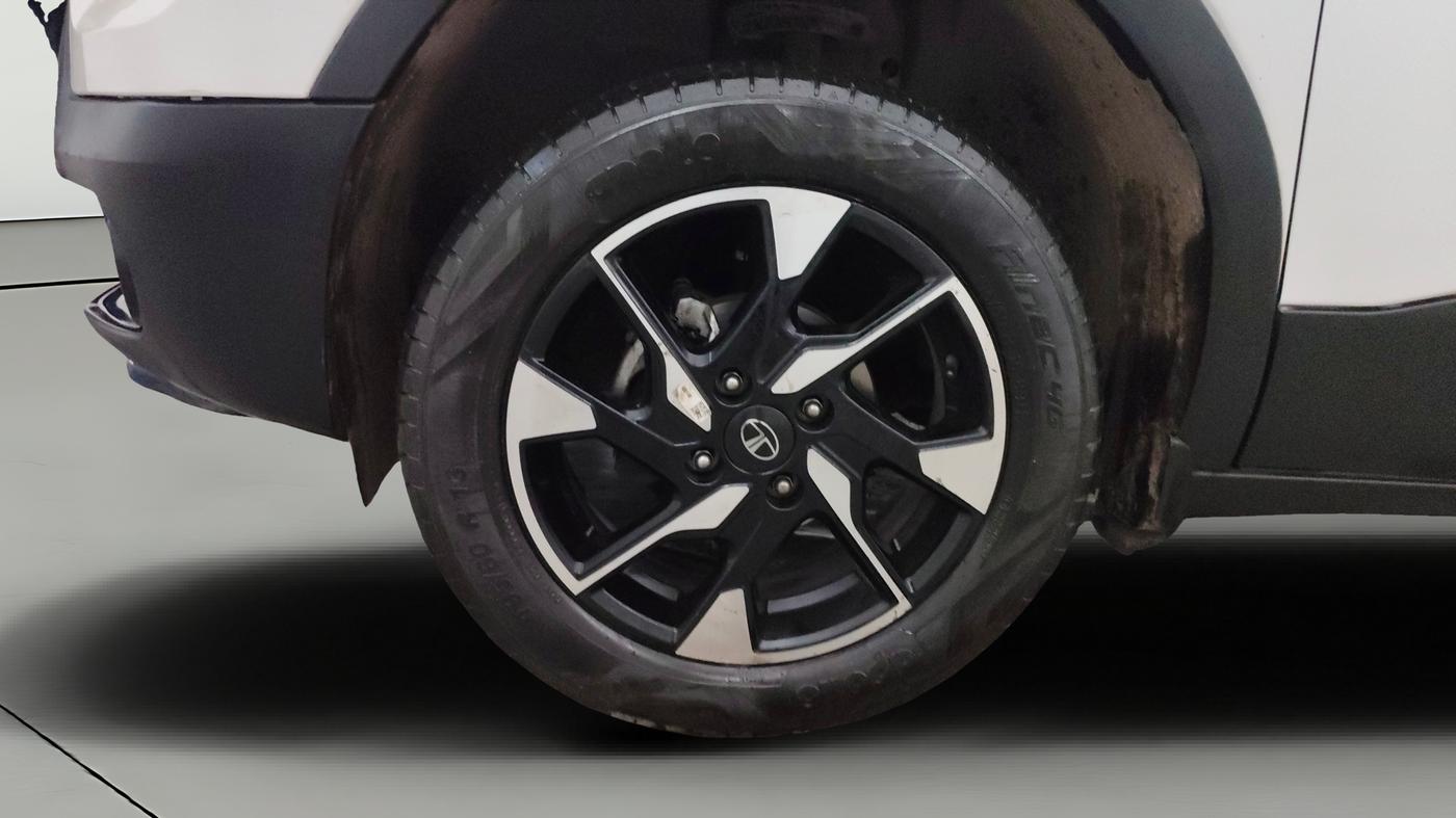 2024 Tata PUNCH CREATIVE AMT 1.2 RTN DUAL TONE, Petrol, Automatic, 9,649 km, Left Front Wheel