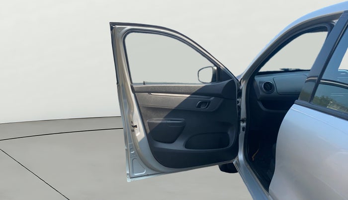 2016 Renault Kwid RXT 1.0, Petrol, Manual, 82,948 km, LHS Front Door