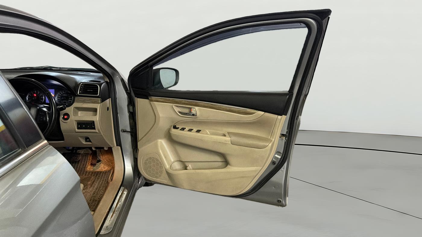 2020 Maruti Ciaz ALPHA  AT 1.5 SHVS PETROL, Petrol, Automatic, 45,678 km, RHS Front Door