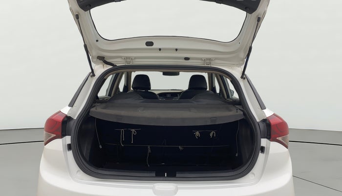 2017 Hyundai Elite i20 SPORTZ 1.2, Petrol, Manual, 74,650 km, Boot Open Zoomed View