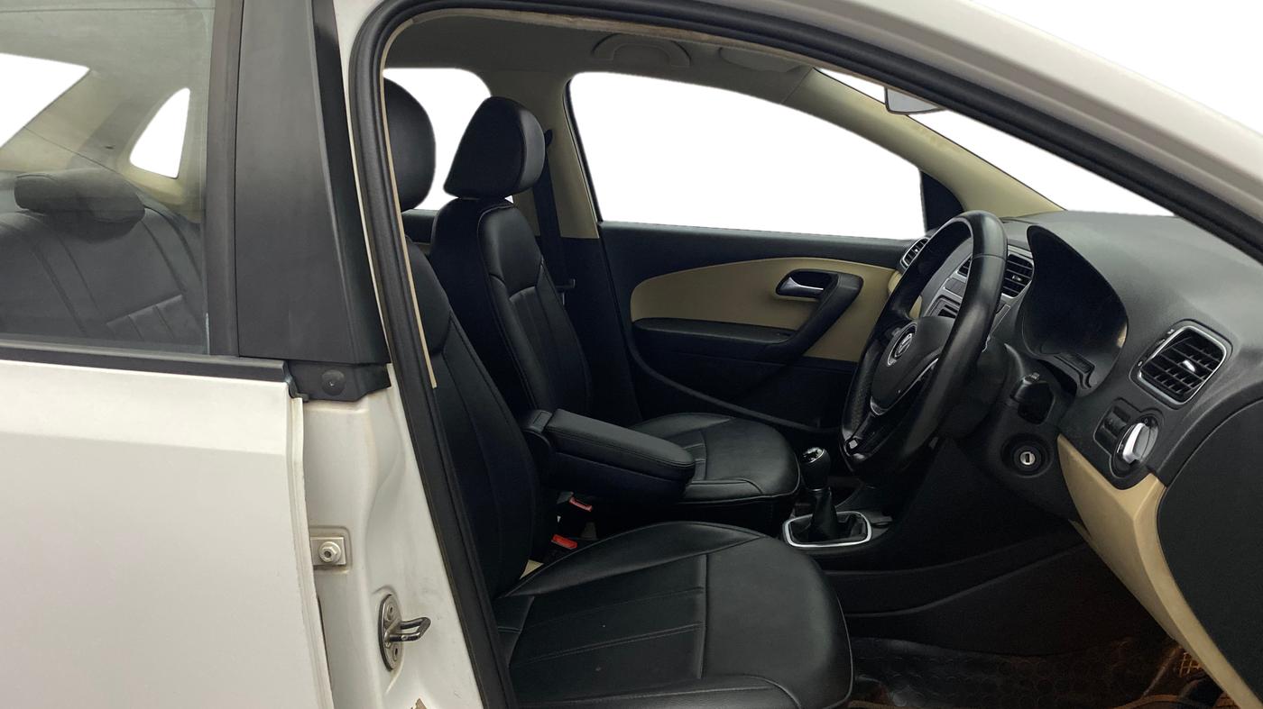 2016 Volkswagen Ameo HIGHLINE1.2L, Petrol, Manual, 70,200 km, Right Side Front Door Cabin