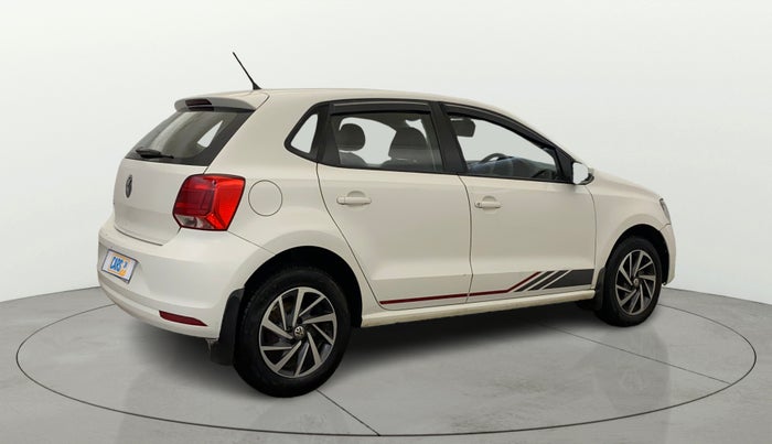 2017 Volkswagen Polo COMFORTLINE 1.2L, Petrol, Manual, 53,815 km, Right Back Diagonal