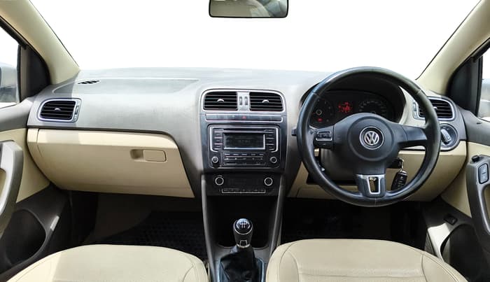2014 Volkswagen Vento HIGHLINE 1.6 MPI, Petrol, Manual, 91,016 km, Dashboard
