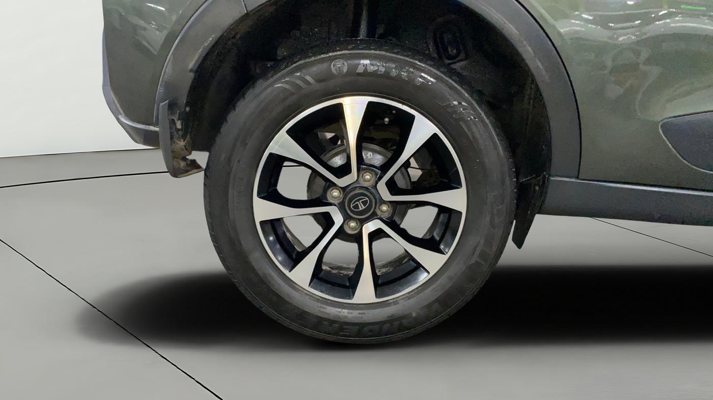 2020 Tata NEXON XZA PLUS DIESEL, Diesel, Automatic, 73,309 km, Right Rear Wheel