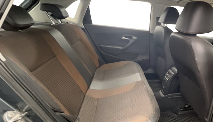 2017 Volkswagen Polo HIGHLINE1.2L, Petrol, Manual, 73,806 km, Right Side Rear Door Cabin