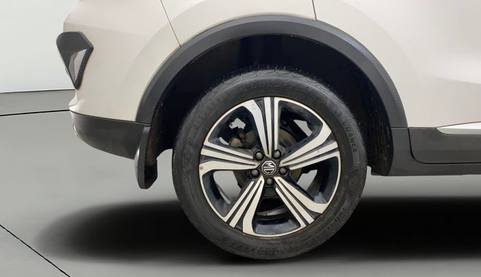 2022 MG ASTOR SHARP 1.5 MT, Petrol, Manual, 30,004 km, Right Rear Wheel