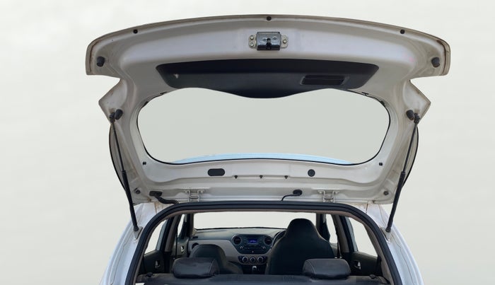 2015 Hyundai Grand i10 ASTA AT 1.2 KAPPA VTVT, Petrol, Automatic, 30,808 km, Boot Door Open