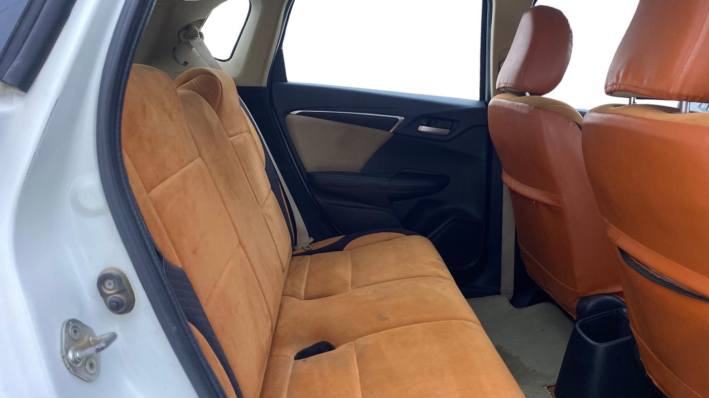 2018 Honda Jazz 1.2L I-VTEC V AT, CNG, Automatic, 1,19,214 km, Right Side Rear Door Cabin