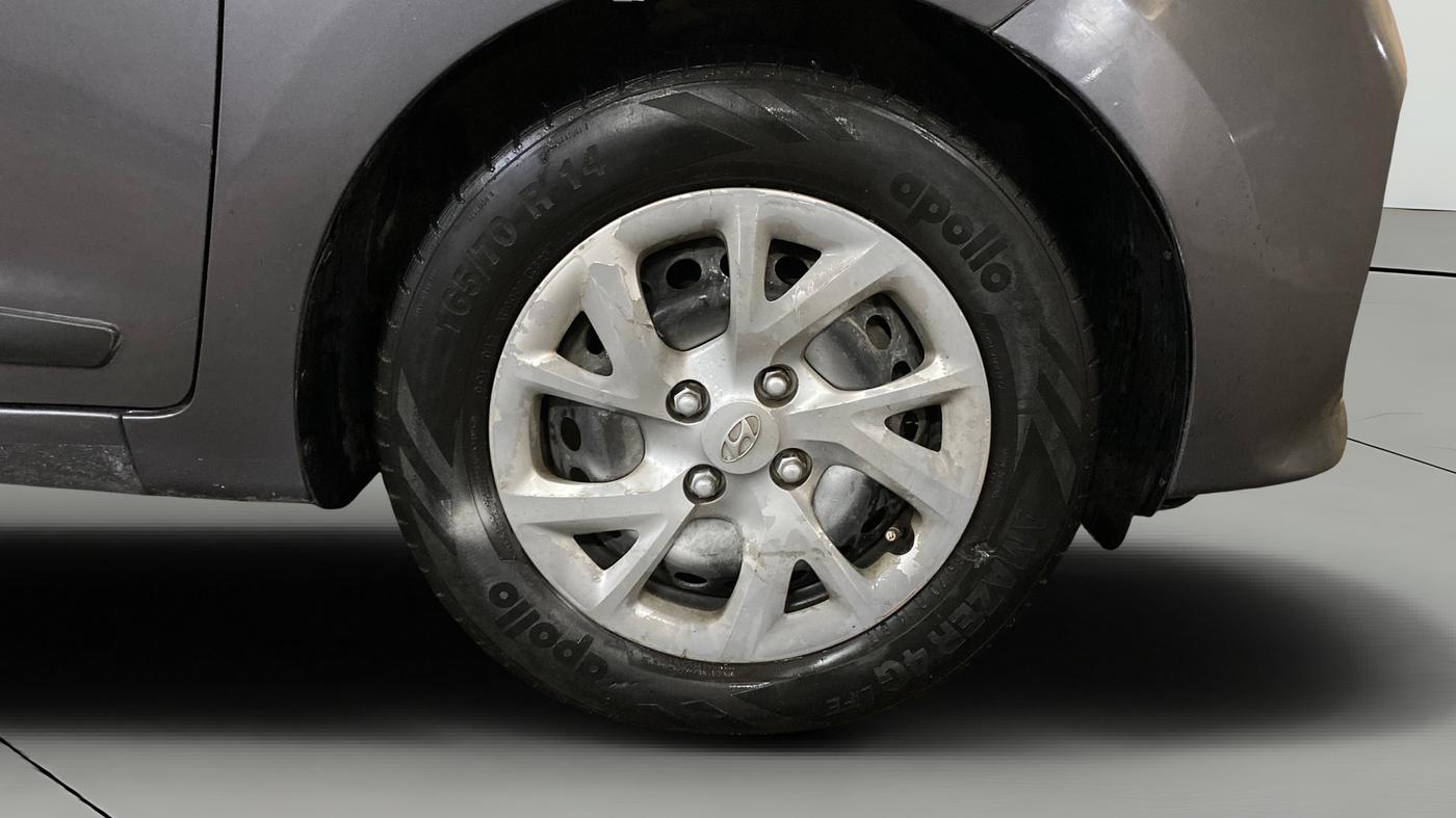 2018 Hyundai Grand i10 SPORTZ 1.2 KAPPA VTVT, CNG, Manual, 66,164 km, Right Front Wheel
