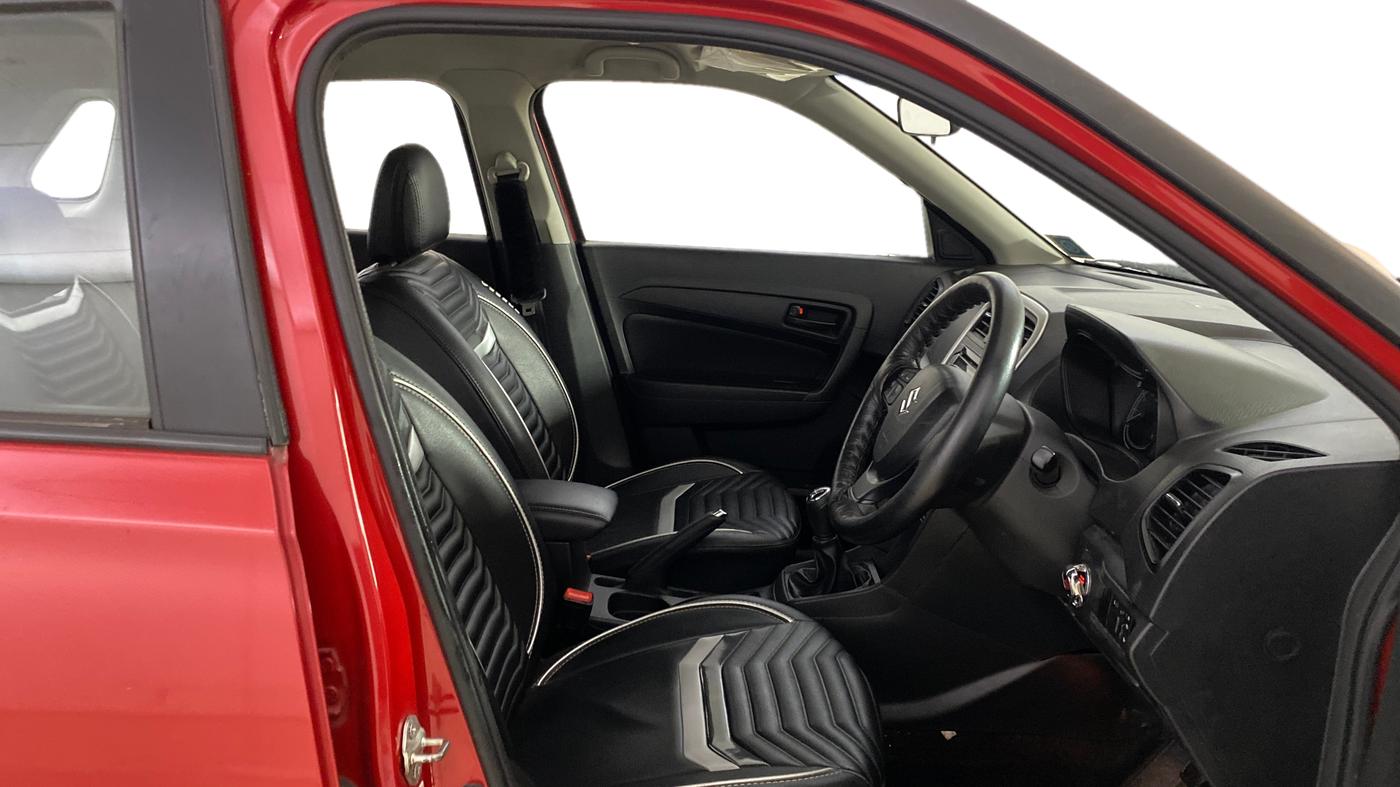 2021 Maruti Vitara Brezza VXI, Petrol, Manual, 38,673 km, Right Side Front Door Cabin