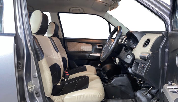 2016 Maruti Wagon R 1.0 VXI, Petrol, Manual, 40,291 km, Right Side Front Door Cabin