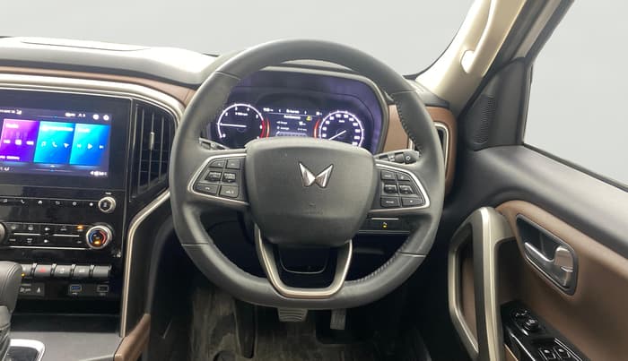 2023 Mahindra SCORPIO-N Z8 L PETROL AT 7 STR, Petrol, Automatic, 64,601 km, Steering Wheel Close Up