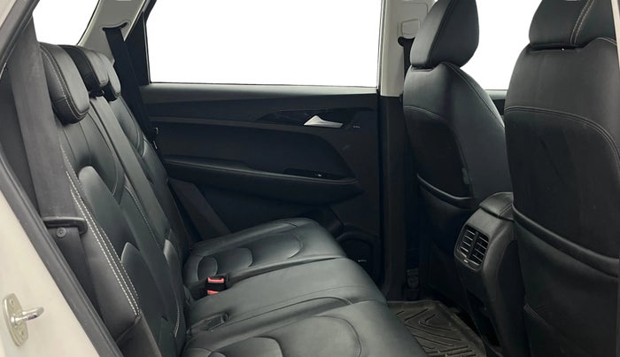 2020 MG HECTOR SHARP 1.5 DCT PETROL, Petrol, Automatic, 55,549 km, Right Side Rear Door Cabin