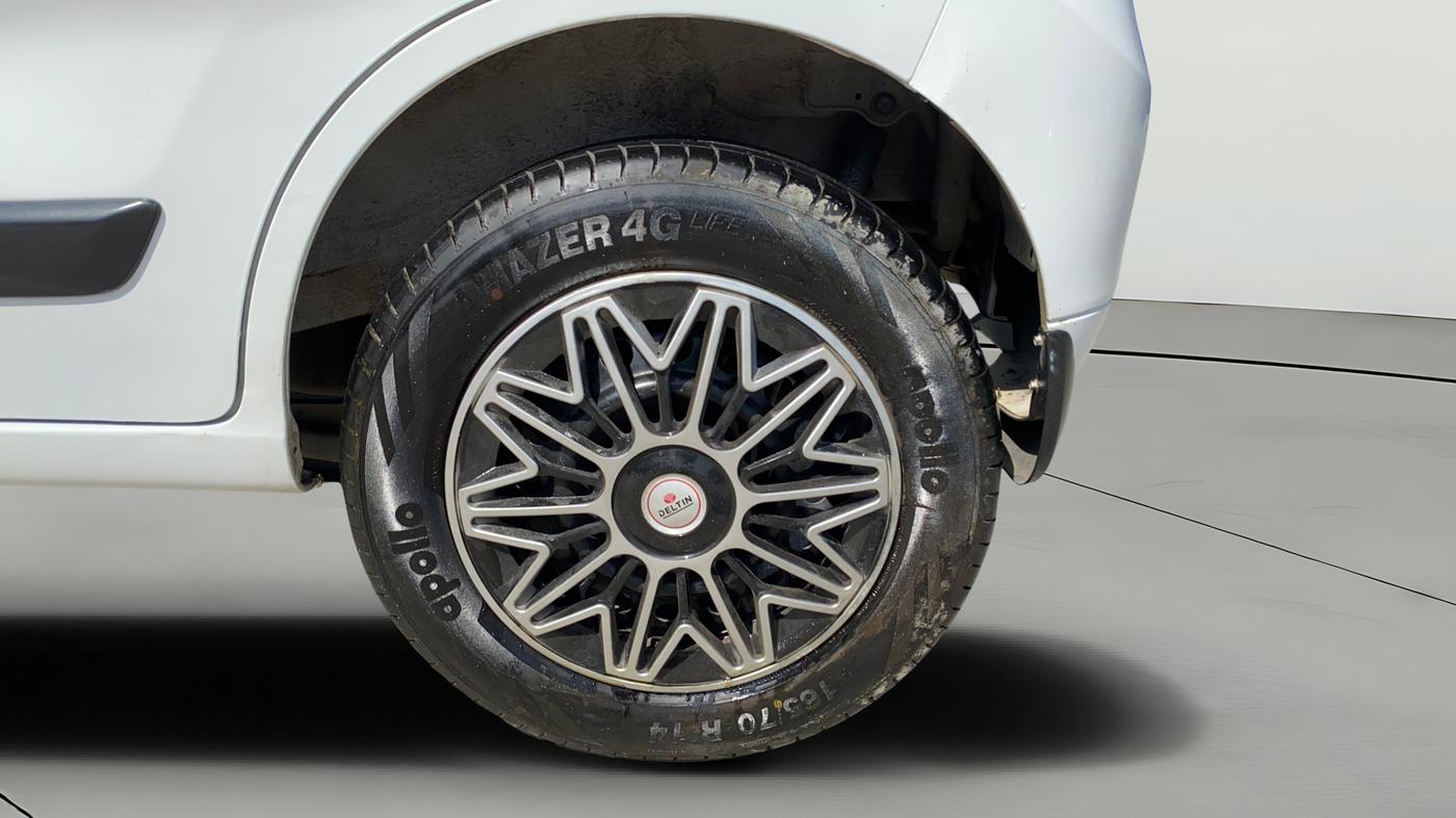2017 Maruti Wagon R 1.0 VXI, Petrol, Manual, 27,223 km, Left Rear Wheel